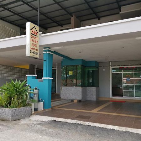 S & S Guest House 关丹 外观 照片